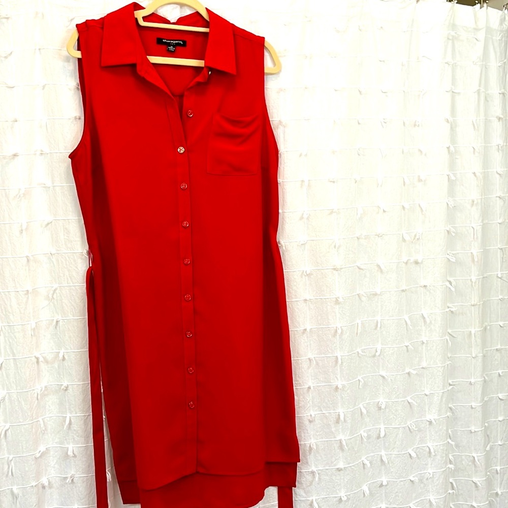 Sleeveless red dress